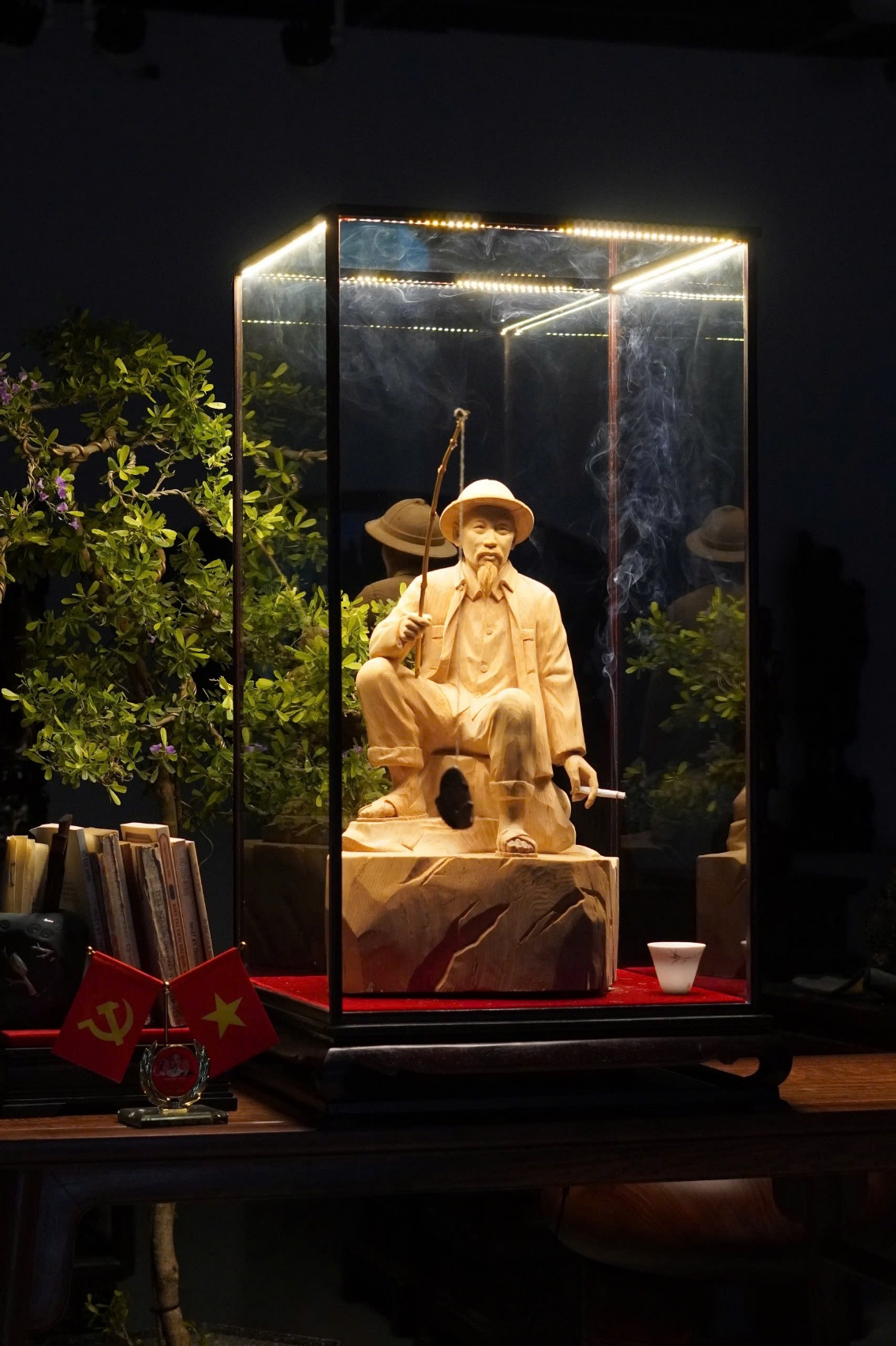 Top mẫu tượng Bác Hồ để bàn đẹp – nhỏ gọn, tinh tế, mang hồn Việt vào từng không gian