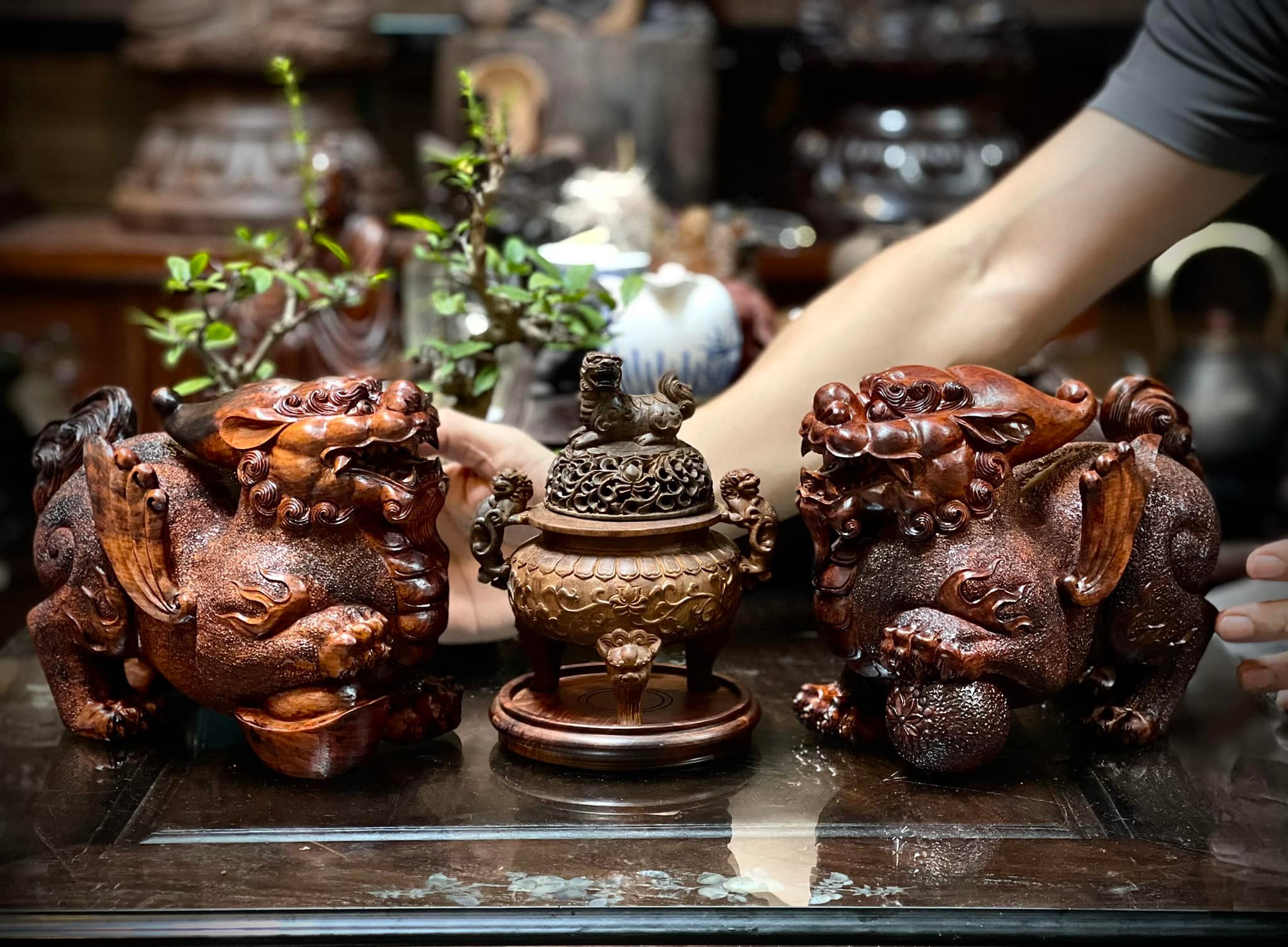 TOP 3 tác phẩm tượng gỗ để phòng khách nhất định phải sở hữu