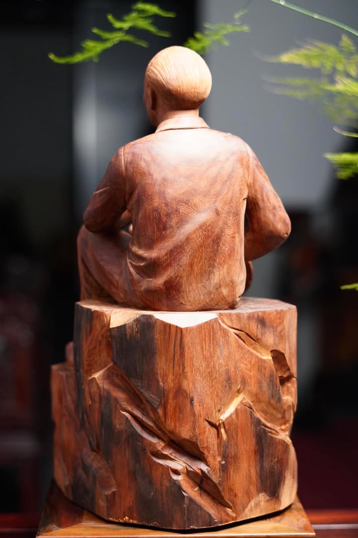 Tượng Đại Tướng Võ Nguyên Giáp