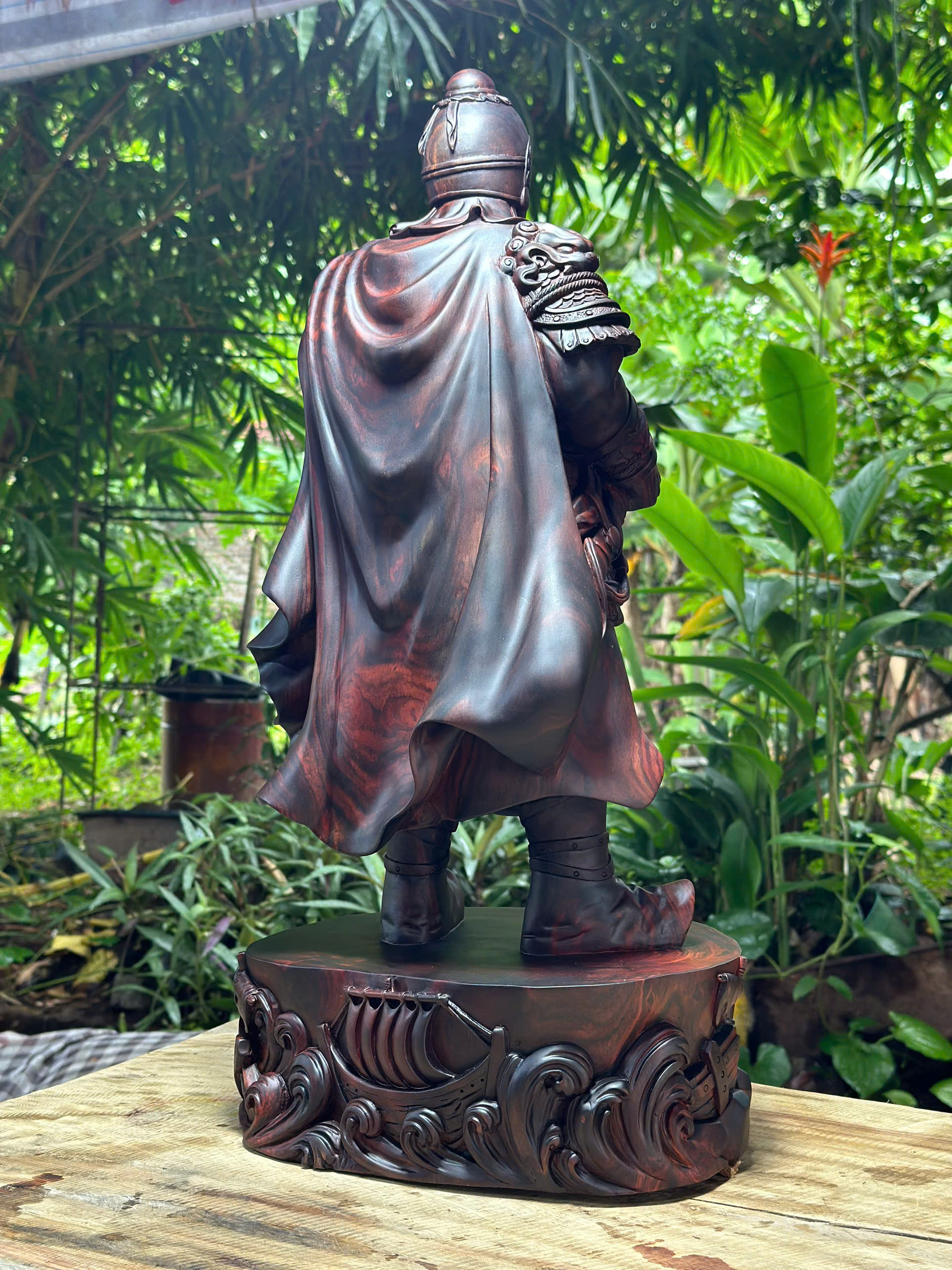 Tượng gỗ Hưng Đạo Vương Trần Quốc Tuấn