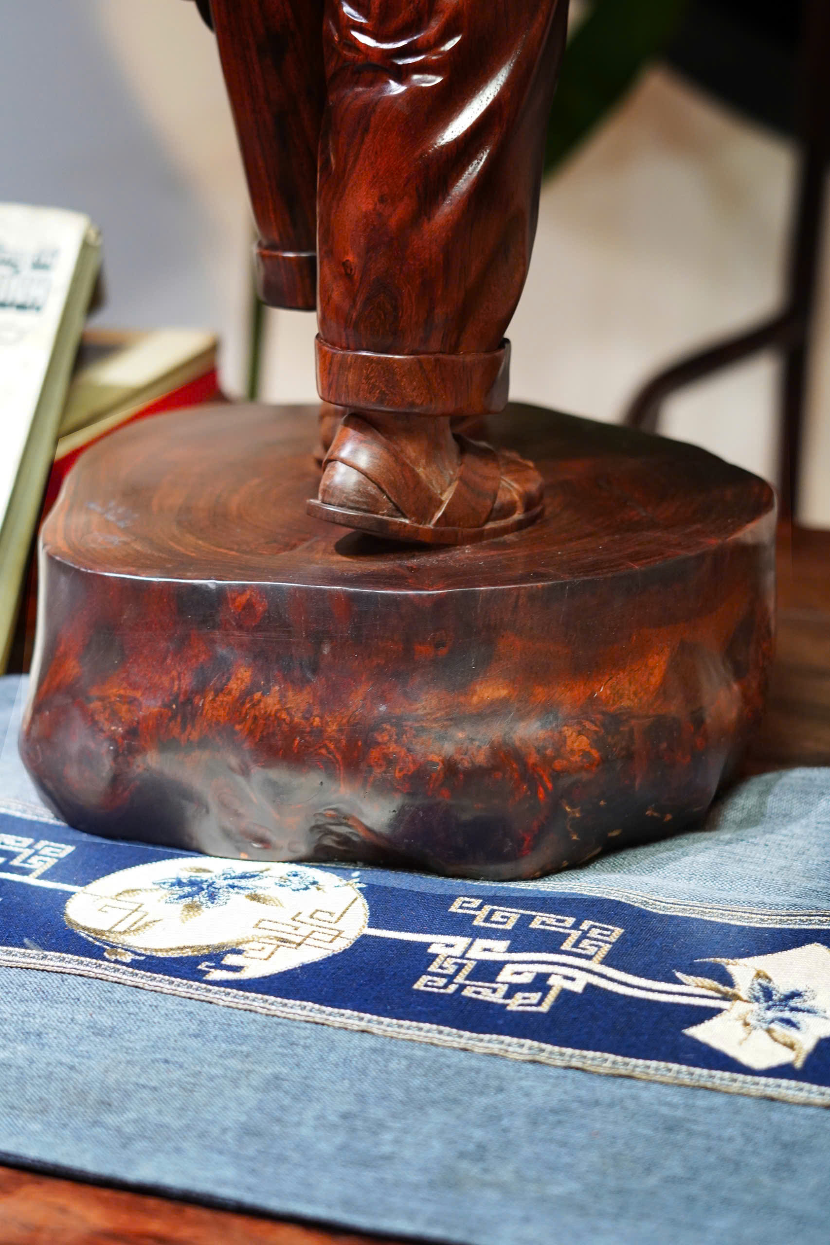 Tượng Bác Hồ Làm Vườn