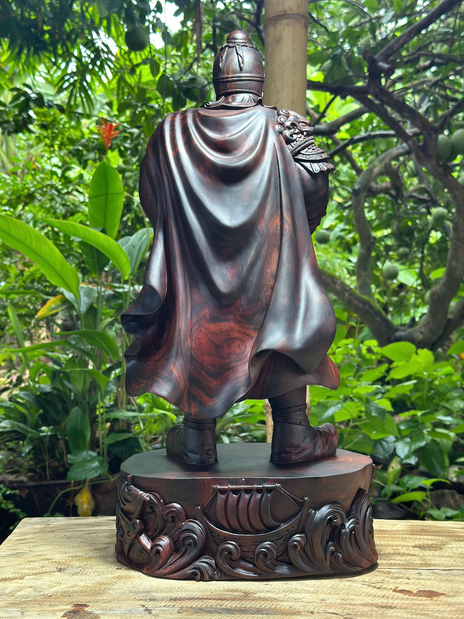 Tượng gỗ Hưng Đạo Vương Trần Quốc Tuấn