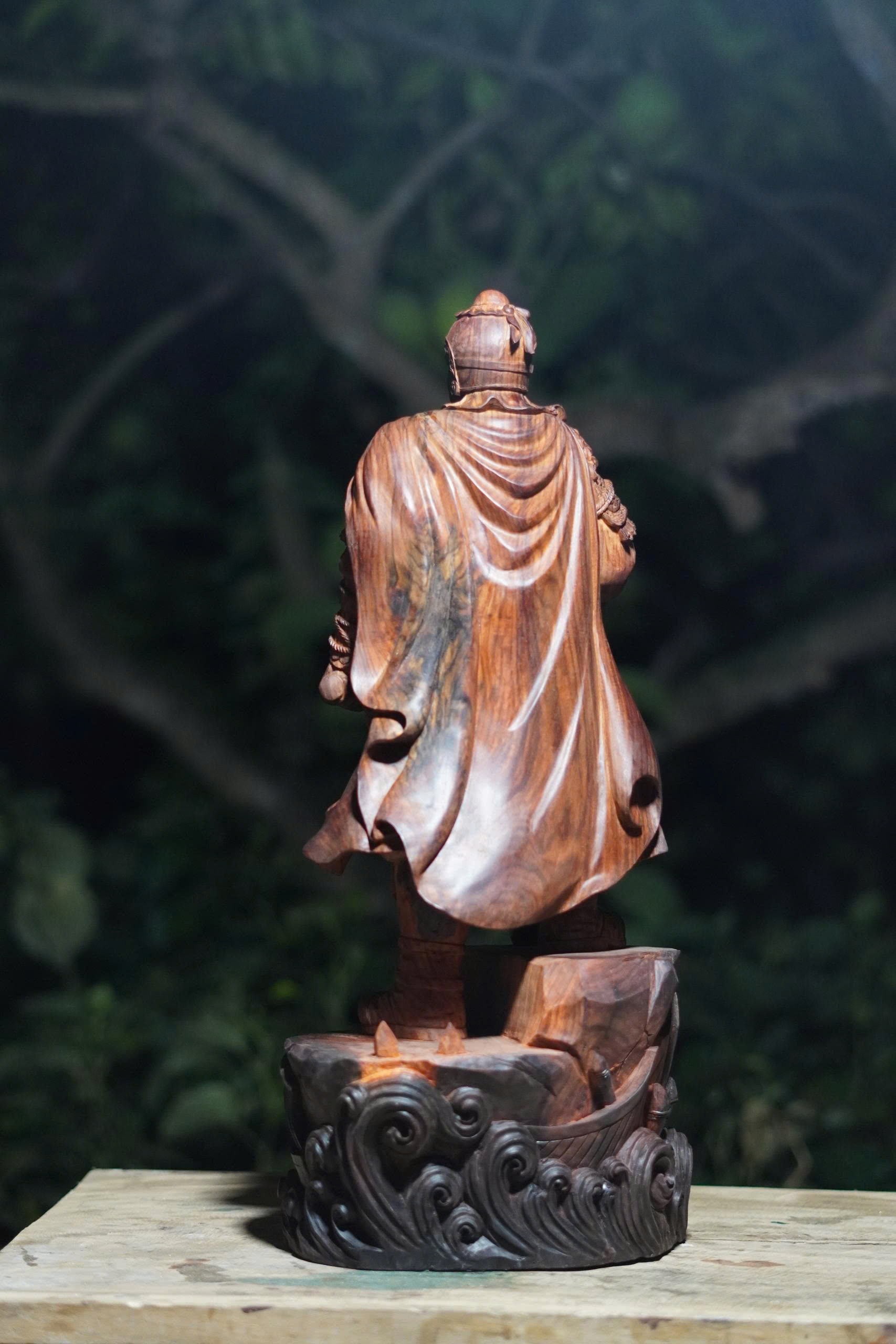 Tượng Gỗ Trần Quốc Tuấn Mẫu Mới Nhất