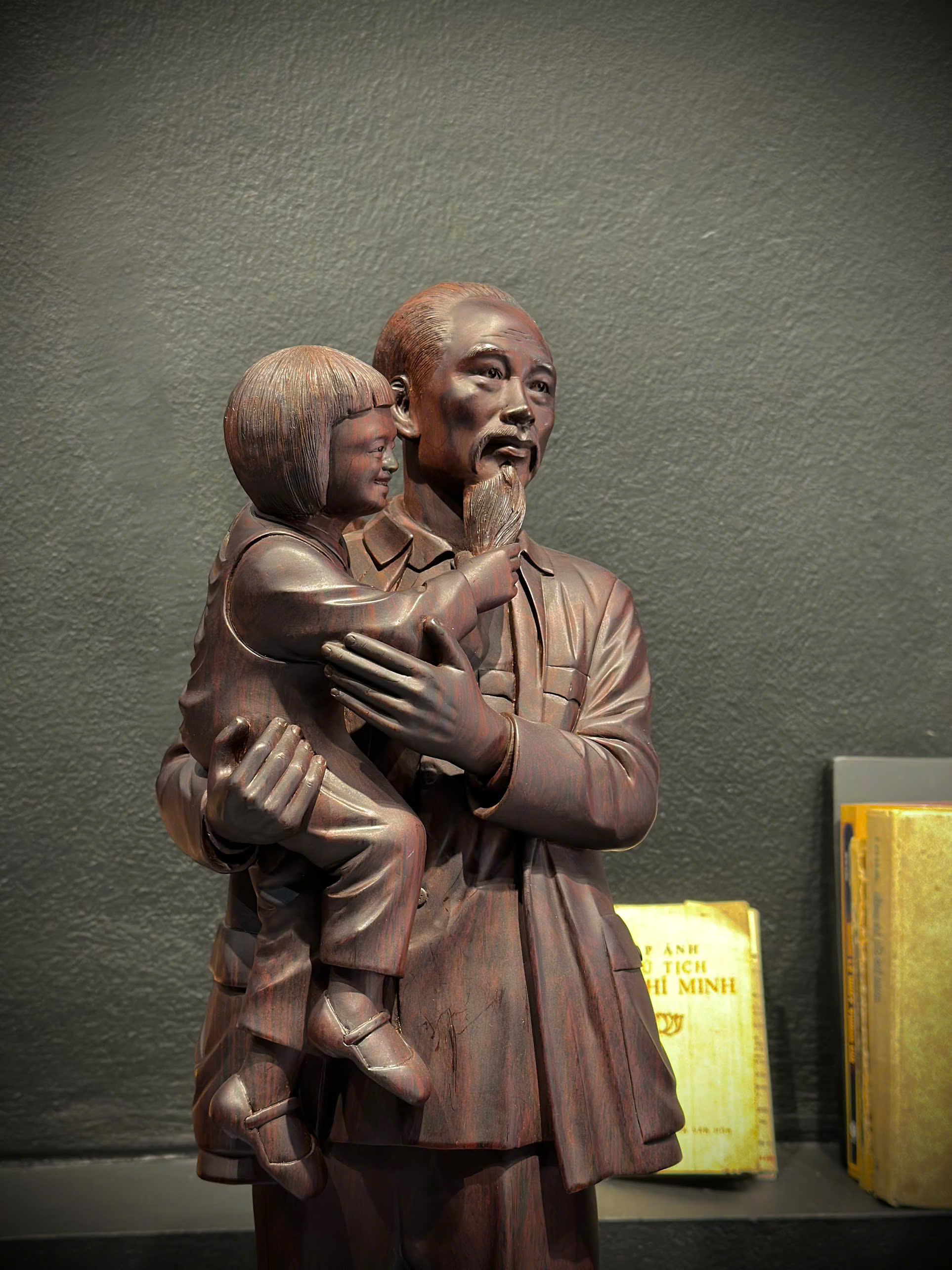 Bác Hồ và Thiếu Nhi