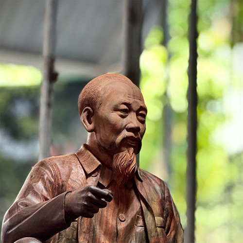 Tượng Bác Hồ