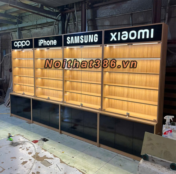 xuong-san-xuat-tu-trung-bay-dien-thoai-tai-ha-noi