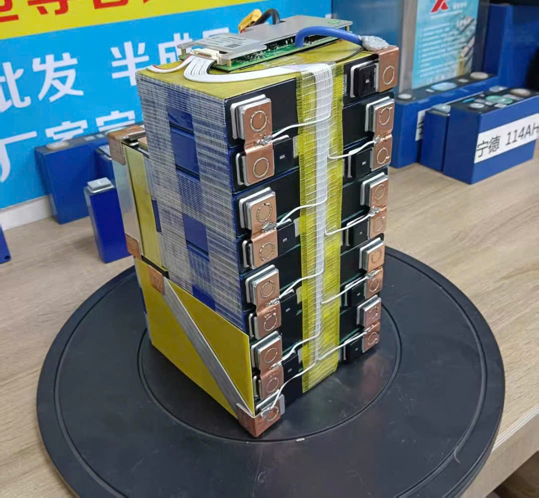Pin lithium 54Ah dành cho hệ pin lưu trữ