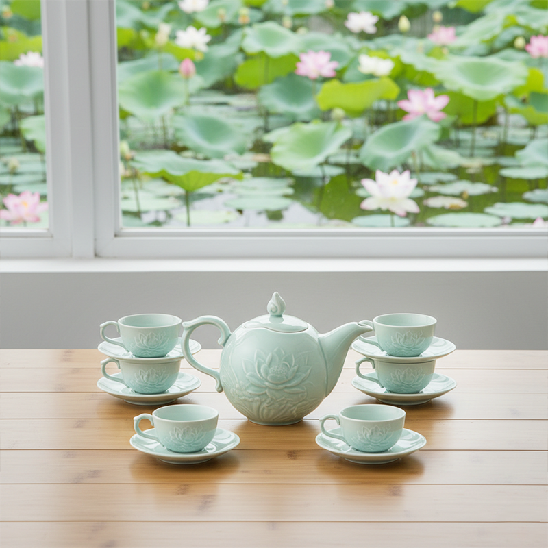 Bộ trà 0.7 L - Sen - Men Ngọc Sương Mờ