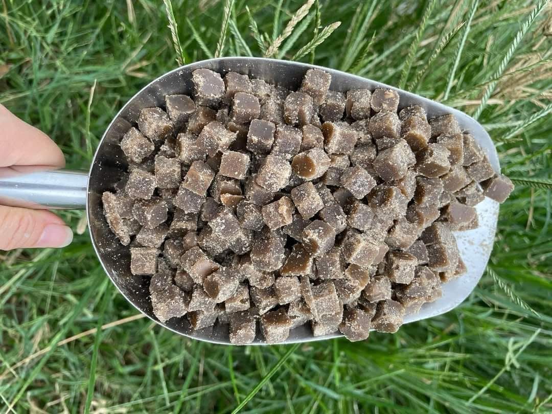 Đường Hà Thủ Ô Thảo Dược  Làm Từ Mật Mía Và Thảo Dược Tự Nhiên Hà Thủ Ô Mẫu Lệ Gừng Muối Canxi