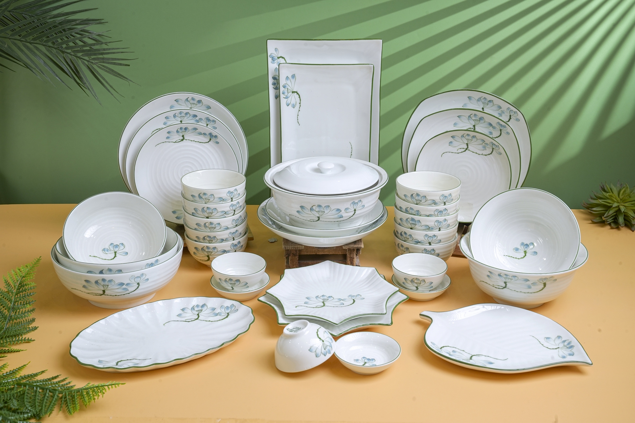 SÉT BÁT ĐĨA VUỐT HÀNG VẼ TAY SEN XANH