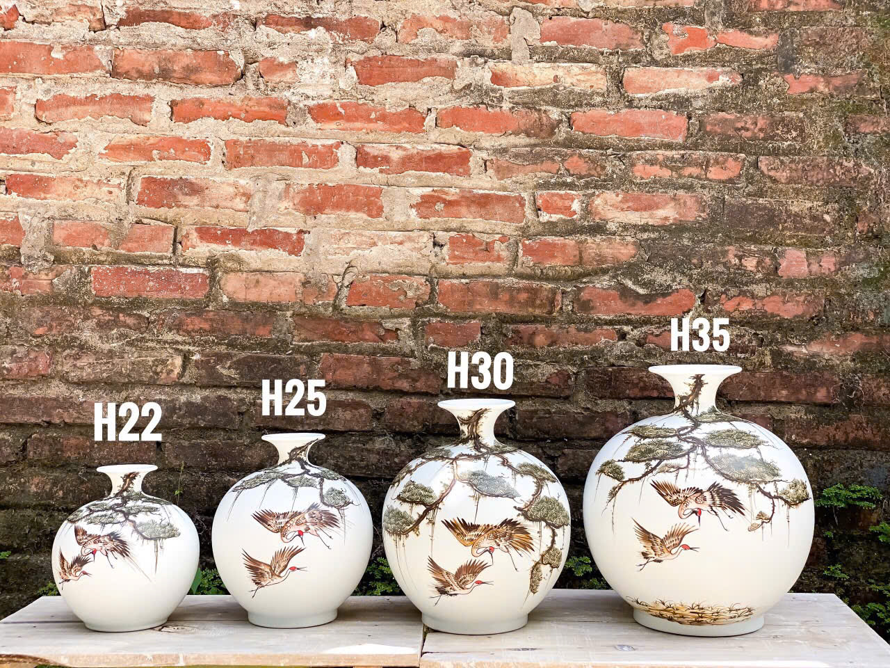 BÌNH HÚT LỘC TRẮNG VẼ TAY HỌA TIẾT
