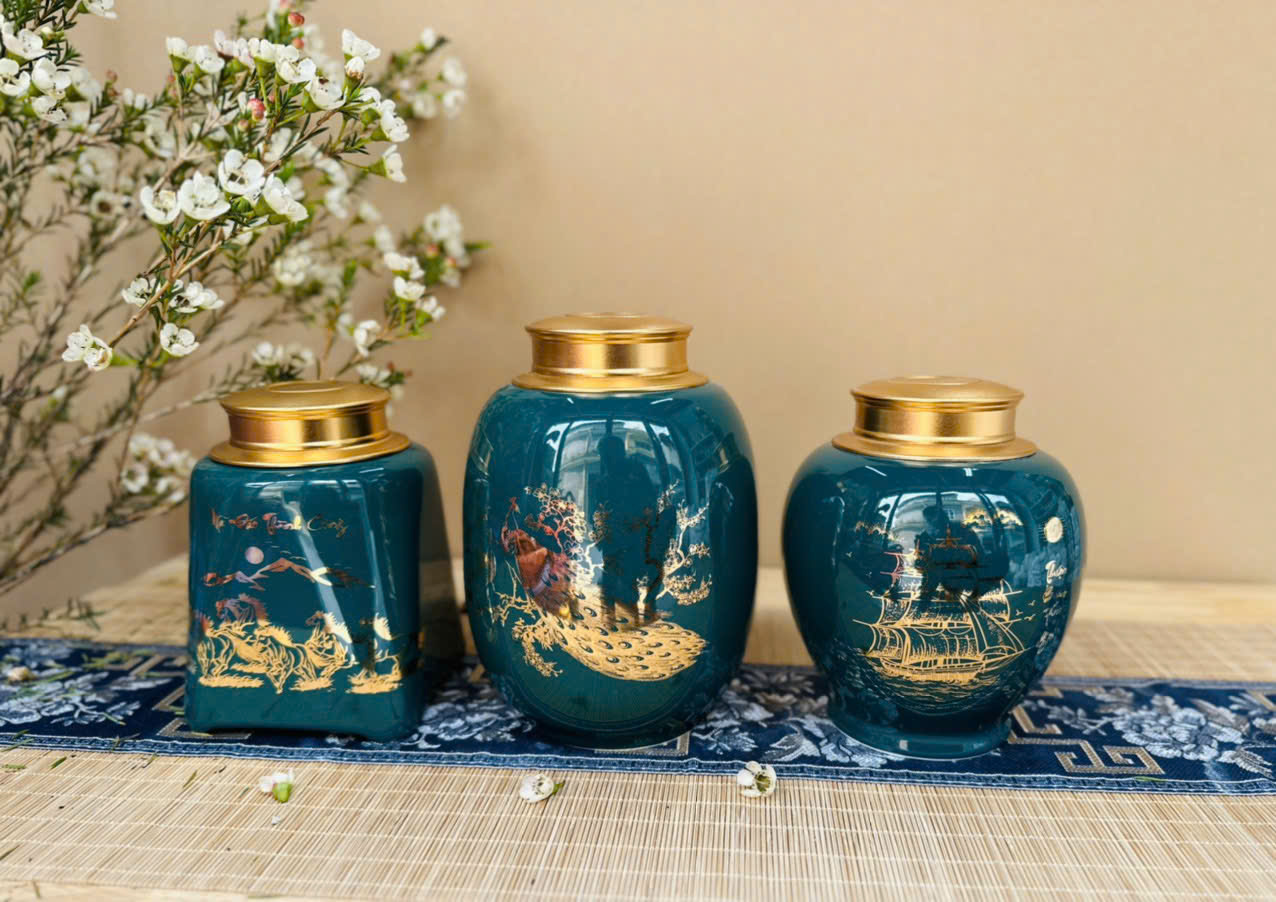 BÌNH ĐỰNG TRÀ IN VÀNG KIM CAO CẤP