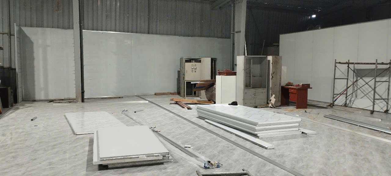 Báo Giá Vách Panel 50 - 75 - 100mm: Giải Pháp Tối Ưu Chi Phí Cho Doanh Nghiệp Sản Xuất