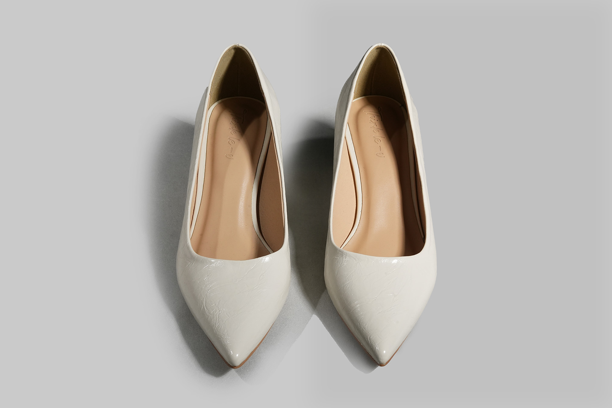 Sang trọng với giày cao gót nhập từ Trung Việt