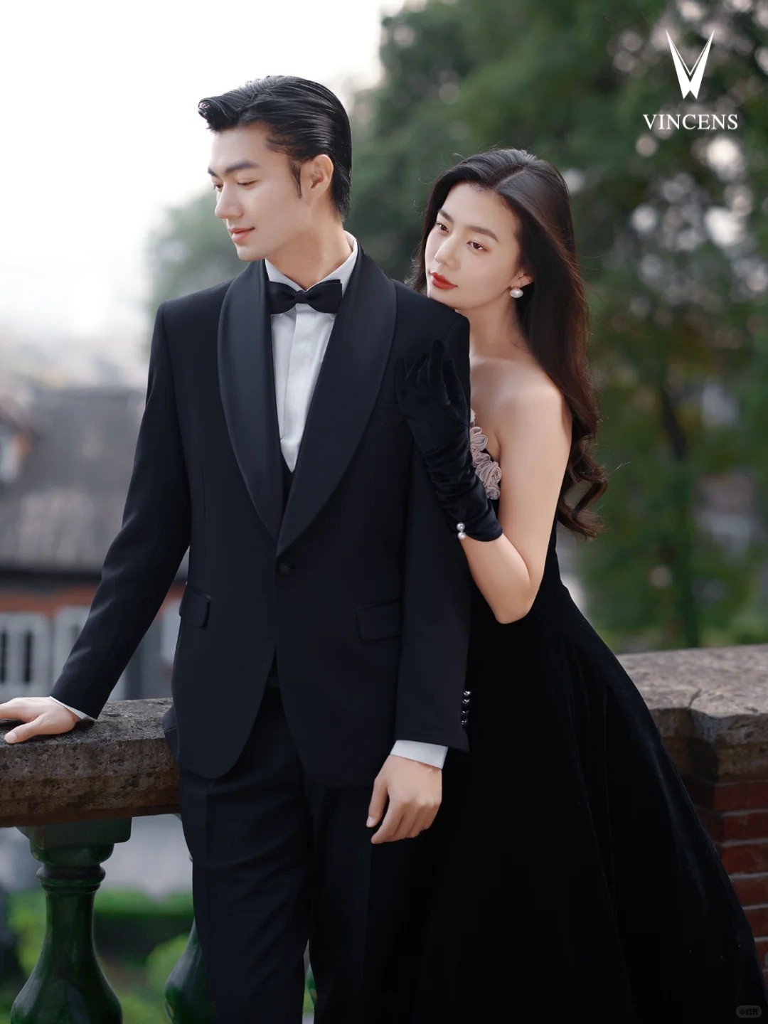 VEST ĐEN SAM CỔ TRÒN