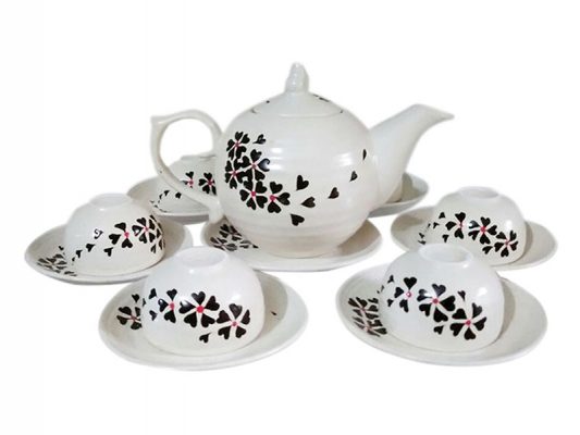 Bộ Ấm Trà Bát Tràng Men Kem Hoa Đen (Liên hệ nhận báo giá)