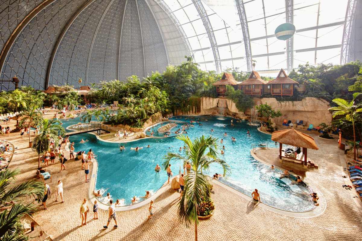 TROPICAL ISLAND CHỦ NHẬT