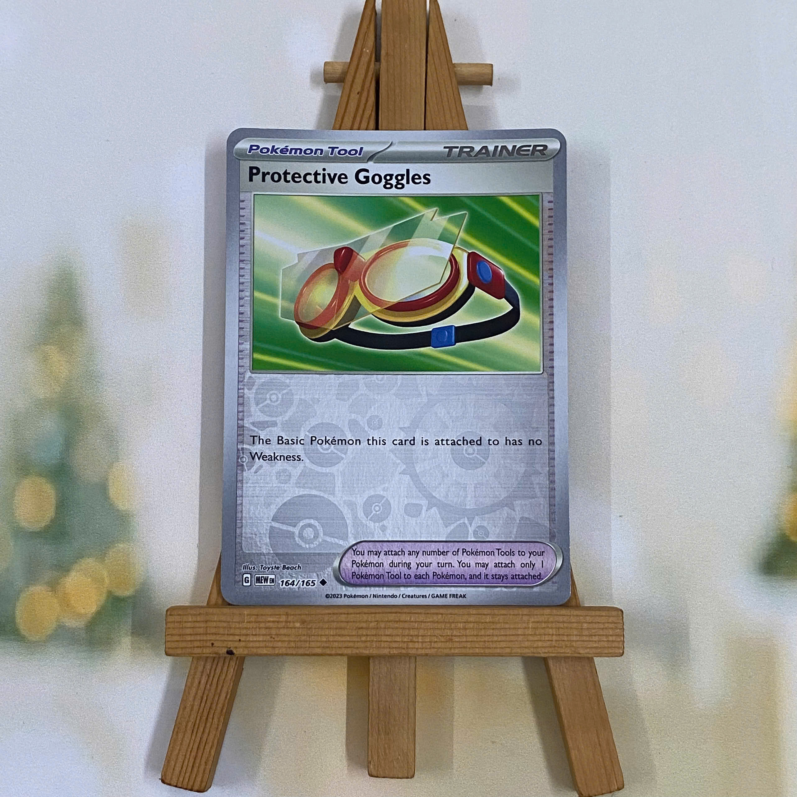 Thẻ hình Pokemon Protective Goggles 164/165 - Lá bài Scarlet & Violet 151 Uncommon Reverse Holo tiếng Anh chính hãng