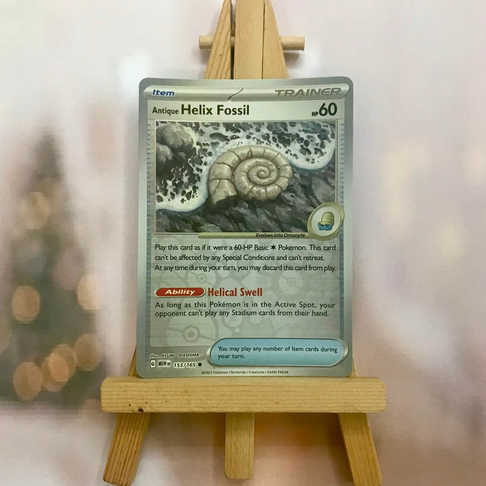 Thẻ hình Pokemon Antique Helix Fossil 153/165 - Lá bài Scarlet & Violet 151 Common Reverse Holo tiếng Anh  chính hãng