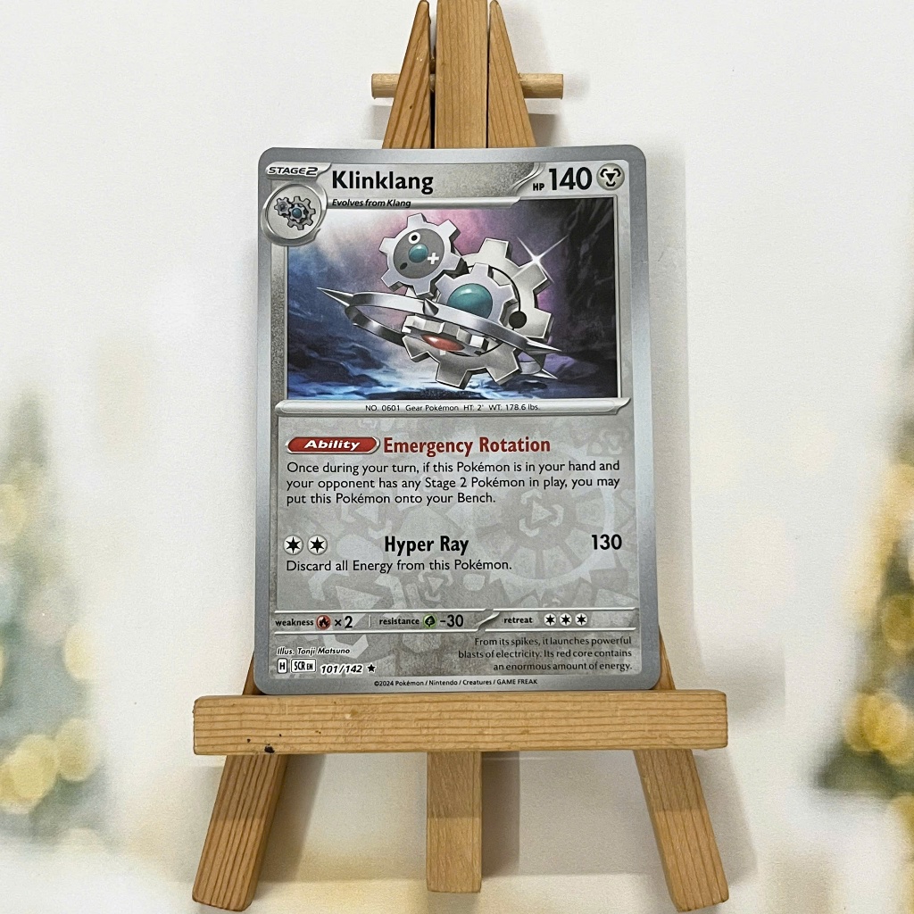 Thẻ hình Pokemon Klinklang 101/142 - Lá bài lẻ Stellar Crown Rare Reverse Holo tiếng Anh chính hãng