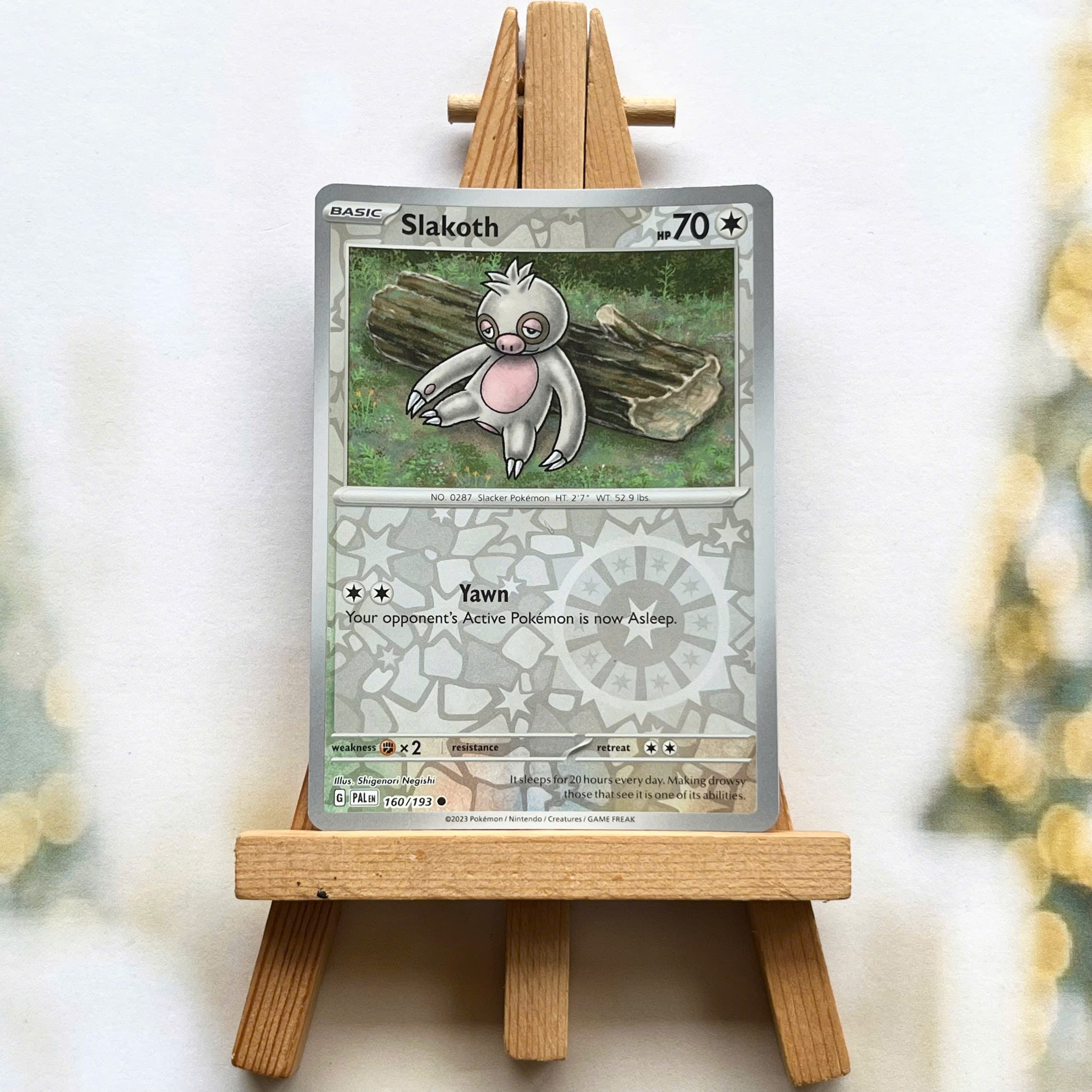 Thẻ hình Pokemon Slakoth 160/193 - Lá bài lẻ Paldea Evolved Common Reverse Holo tiếng Anh chính hãng