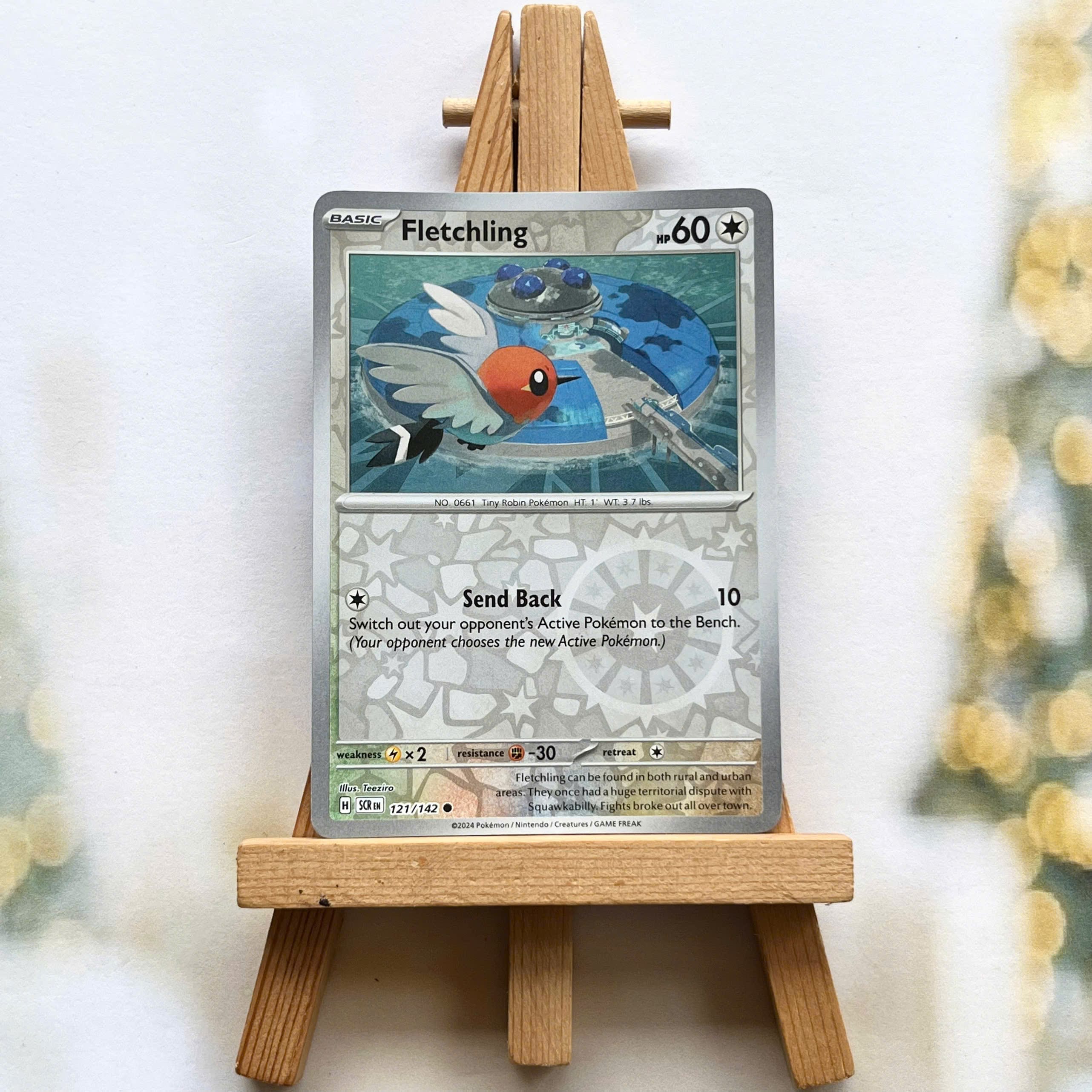 Thẻ hình Pokemon Fletchling 121/142 - Lá bài lẻ Stellar Crown Common Reverse Holo tiếng Anh chính hãng