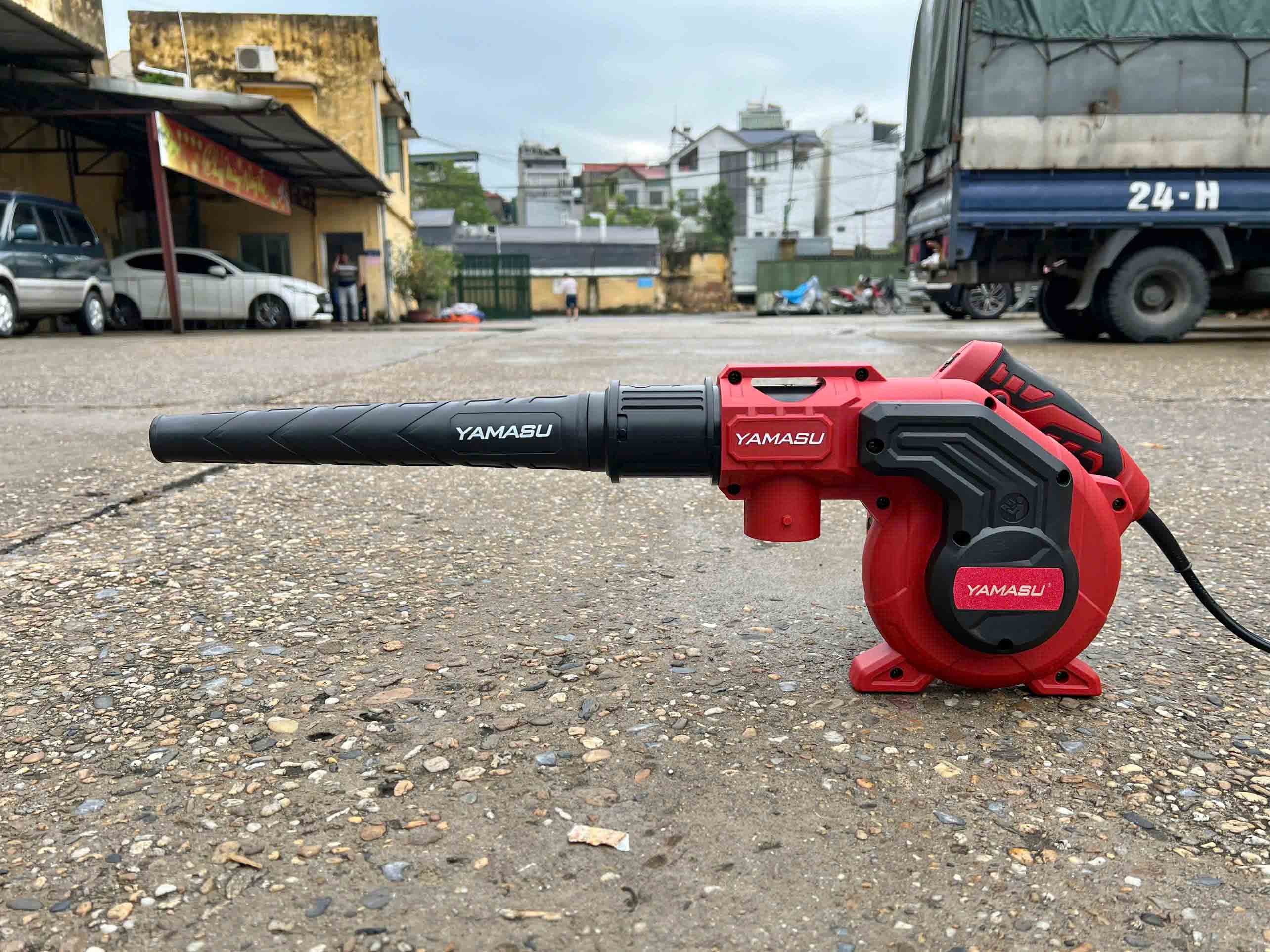 Tại sao cần phải trang bị máy thổi bụi công suất lớn cho xưởng của bạn?