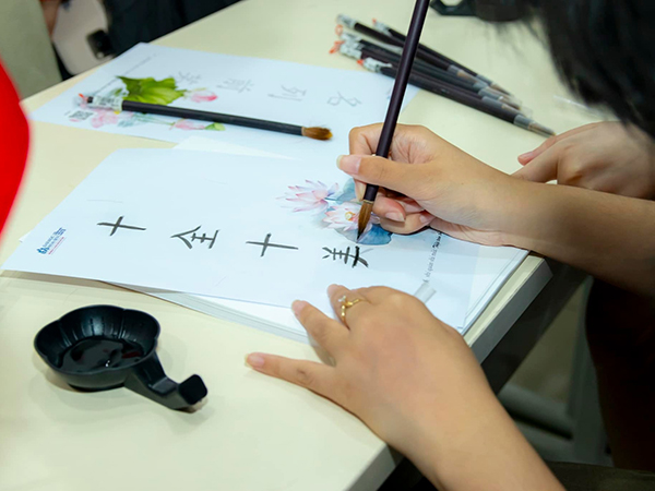 Mách bạn cách học tiếng Trung tại nhà hiệu quả, dễ nhớ