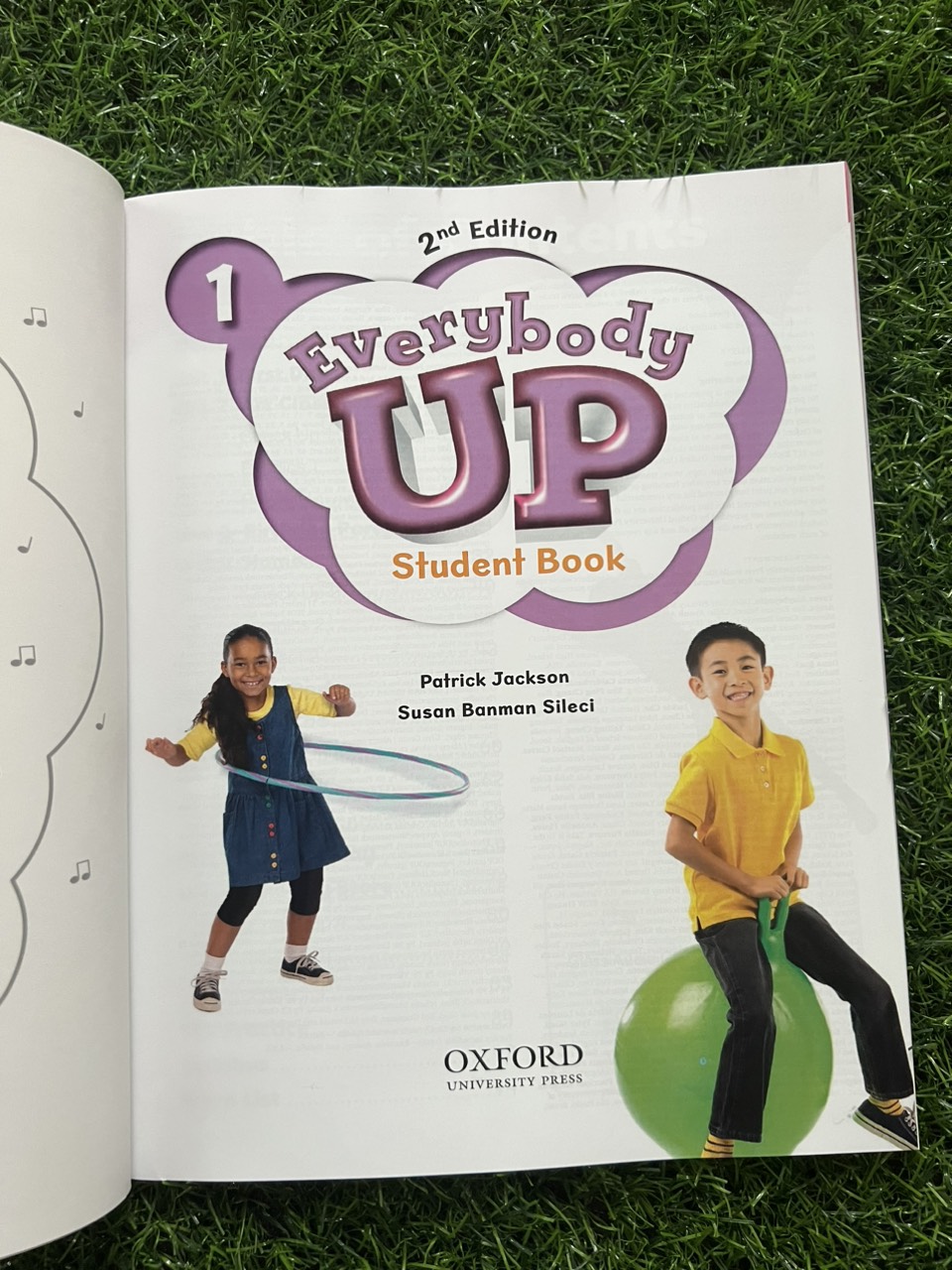 Sách tiếng anh trẻ em Everybody Up ( Oxford University Press )