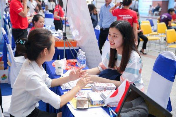 Cơ hội nghề nghiệp cho sinh viên - HLCGLOBAL