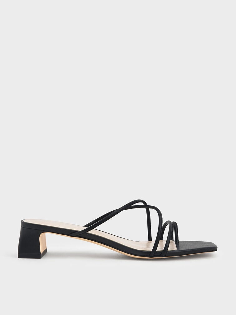 Meadow Strappy Toe Ring Sandals