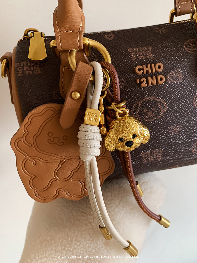Chio2nd Bread Puppy Sunny Valley Echo Pillow Bag