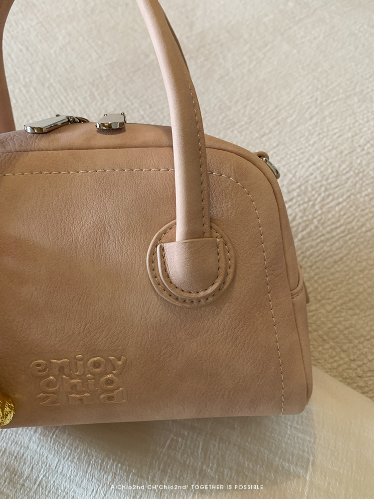 Túi xách South Wind Chio2nd Bread Puppy Jumping Clear Sky Pillow Bag