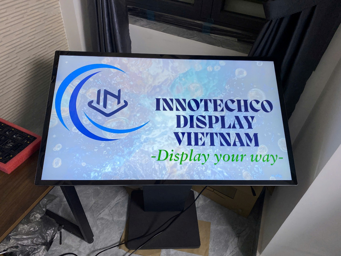 Màn Hình Quảng Cáo Treo Tường 43 Inch