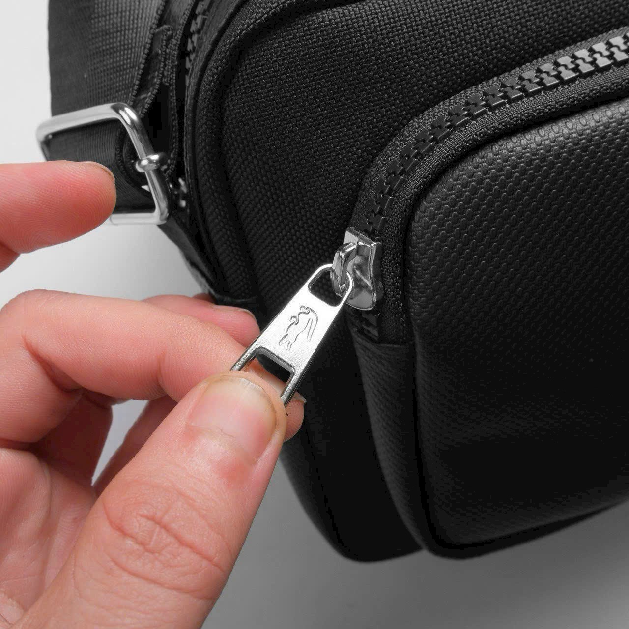 LACOSTE CLASSIC BLACK