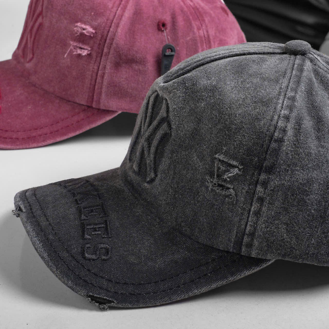 CAP MLB EMBOSSED PINK