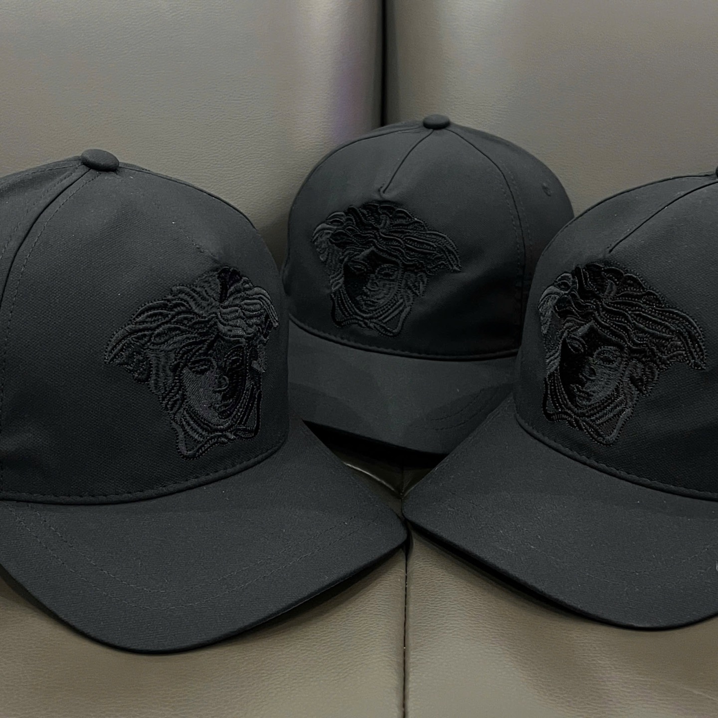 CAP VERSACE BLACK