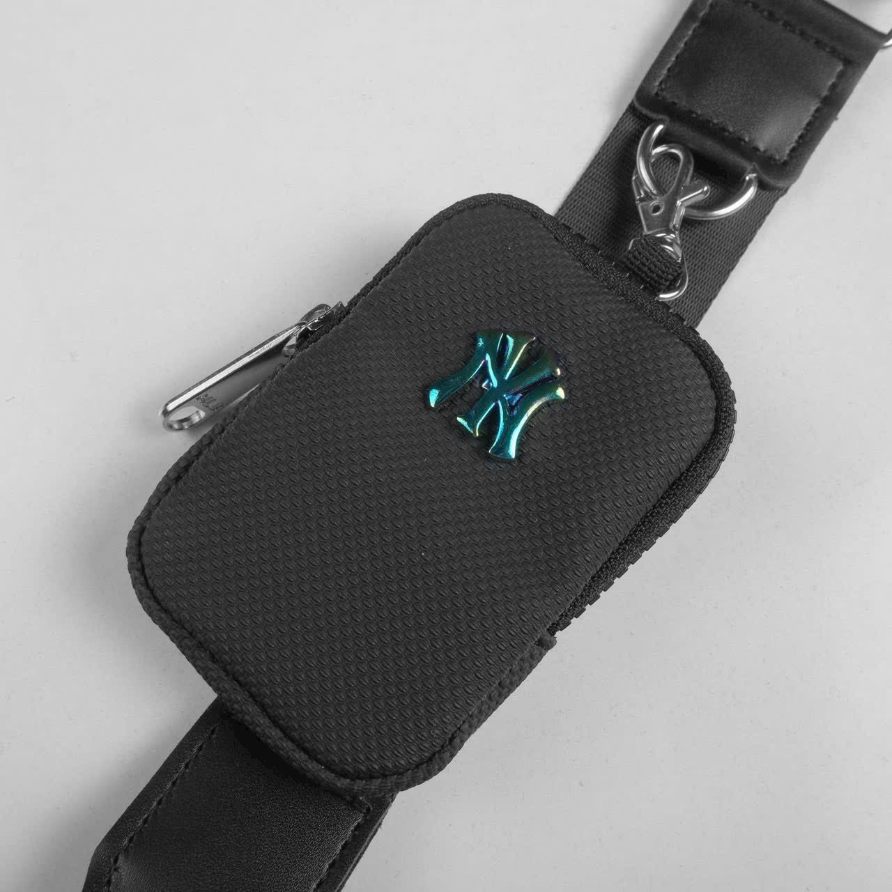 CROSSBAG MLB LOGO TITAN