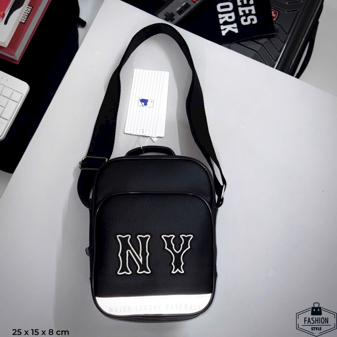 MLB NY MEGA OUTLINE LIGHT ( FORM ĐỨNG )