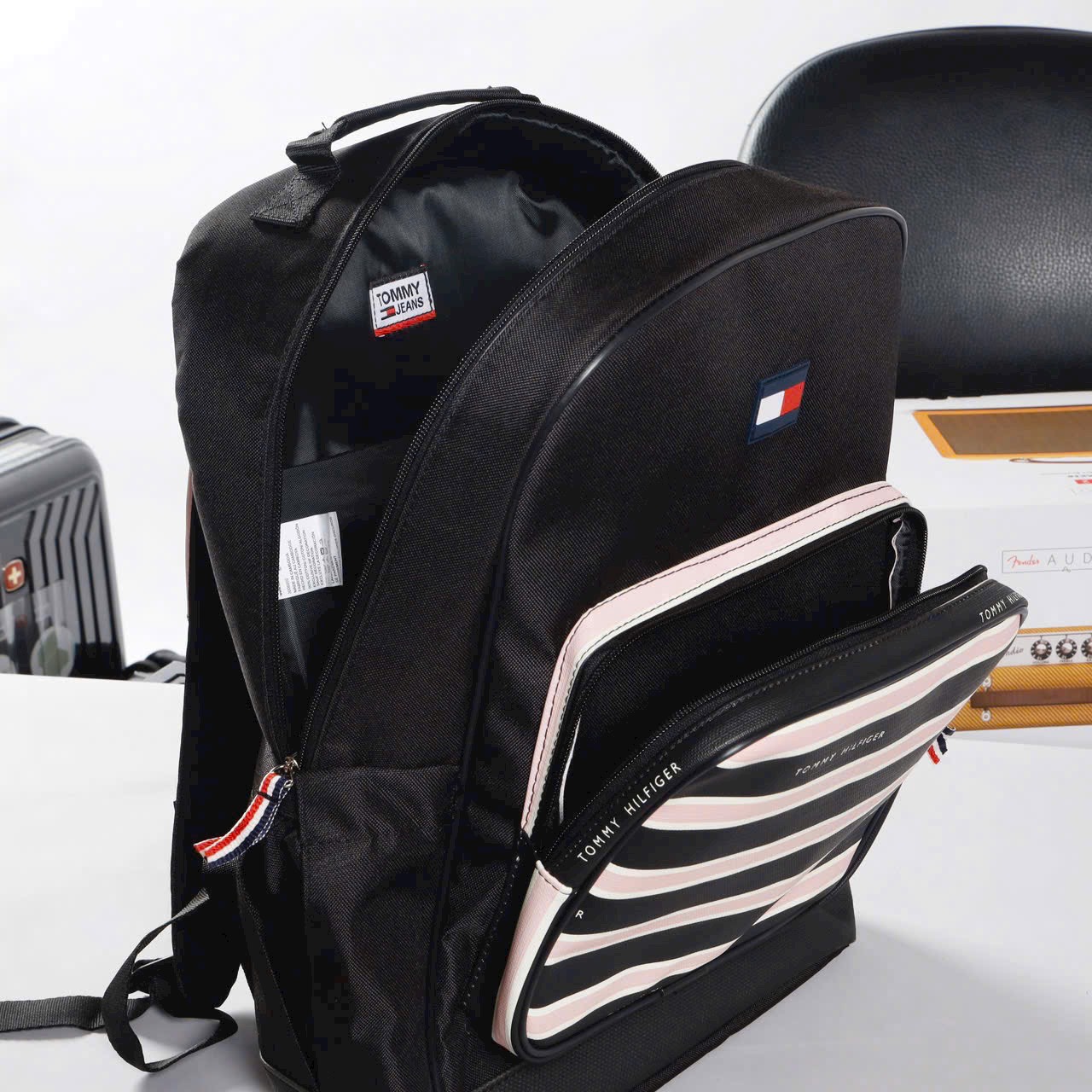 TOMMY HILFIGER PINK LINE