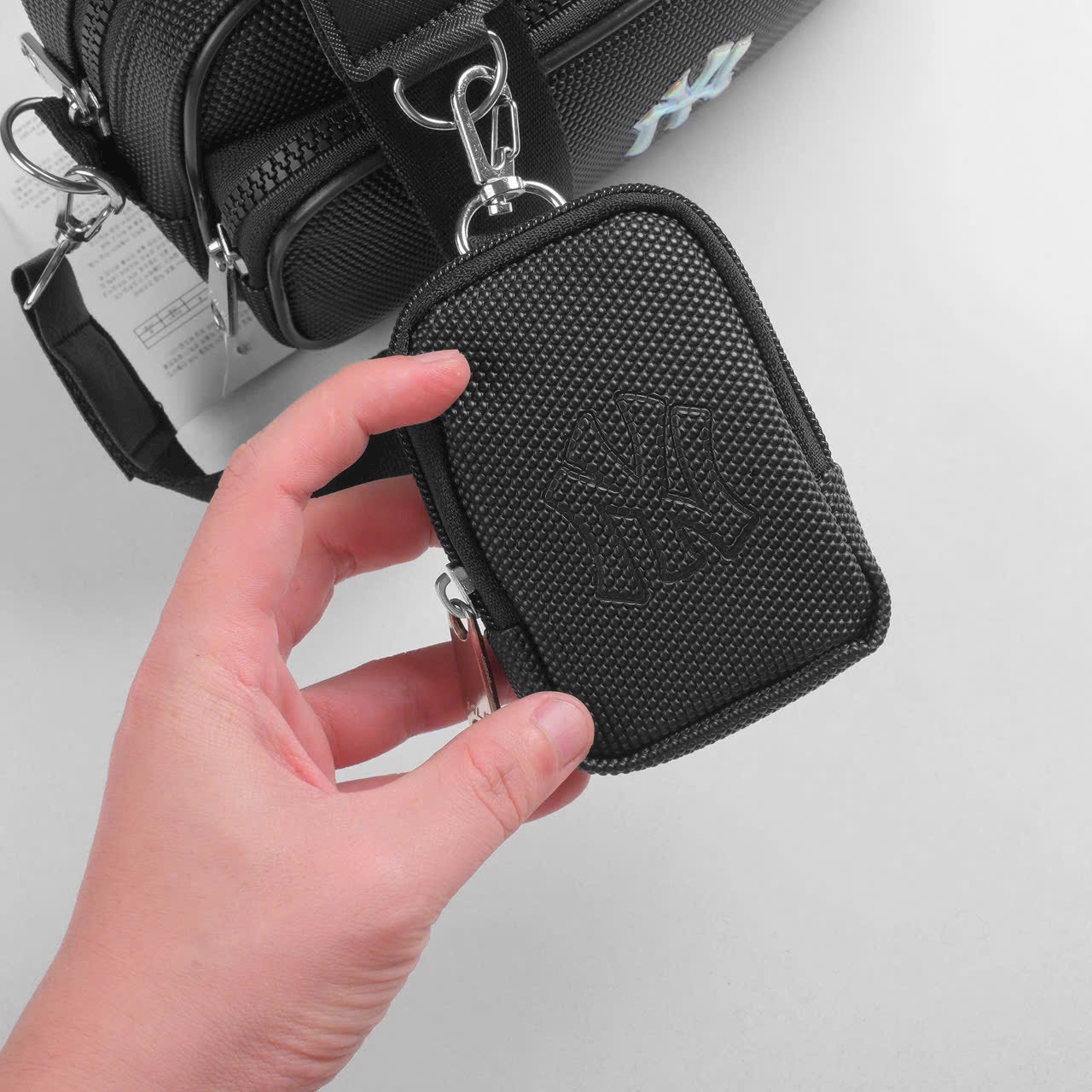 MLB SLING HOLOGRAM