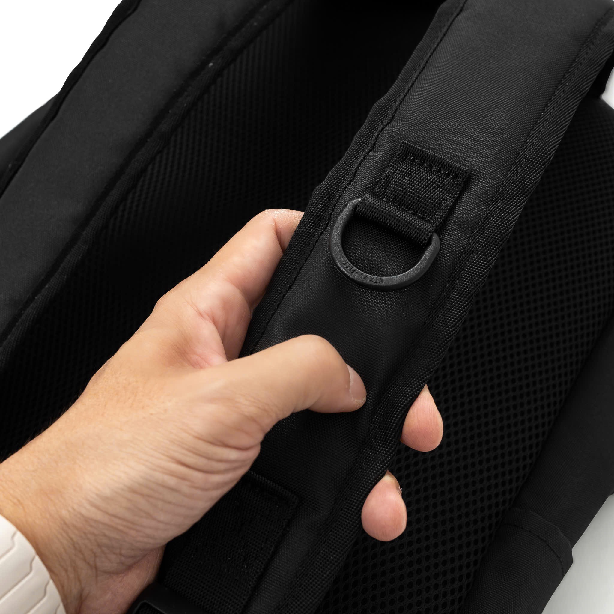 DAS MULTIPLE ZIPPER