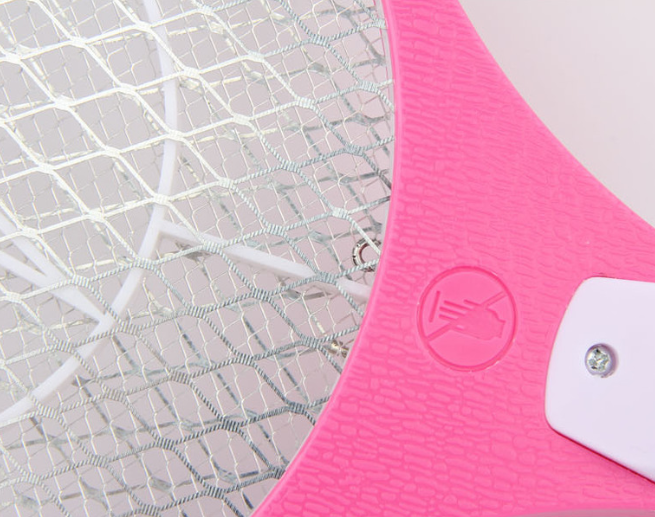 Vợt bắt muỗi bằng lưới điện,- Thiết kế nhỏ gọn, an toàn khi sử dụng