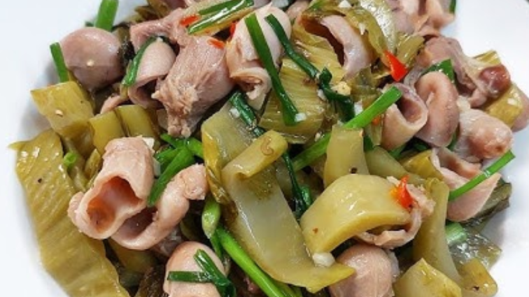 Lạ miệng với món bao tử cá xào sa tế siêu ngon