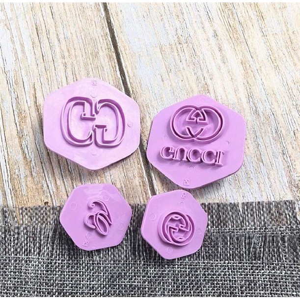 Nhấn logo túi xách các mẫu