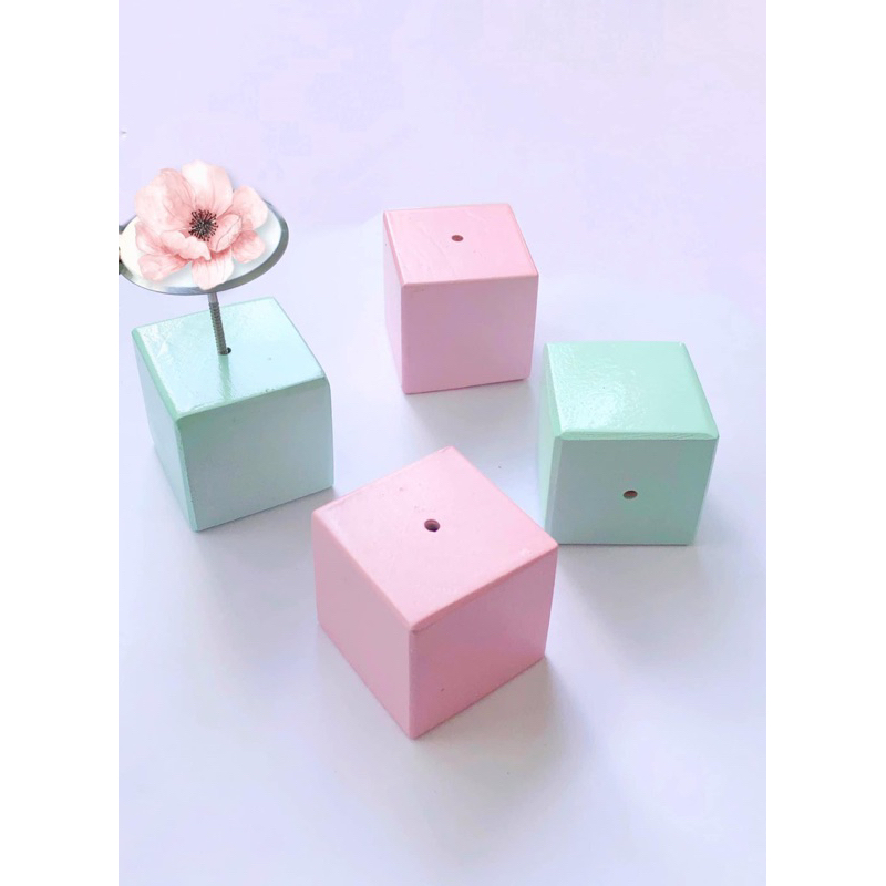 Cục gỗ cắm dù bắt hoa