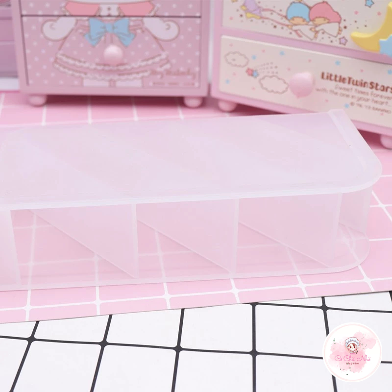 Hộp đựng dụng cụ đất nặn, bút viết - trắng 4 ô