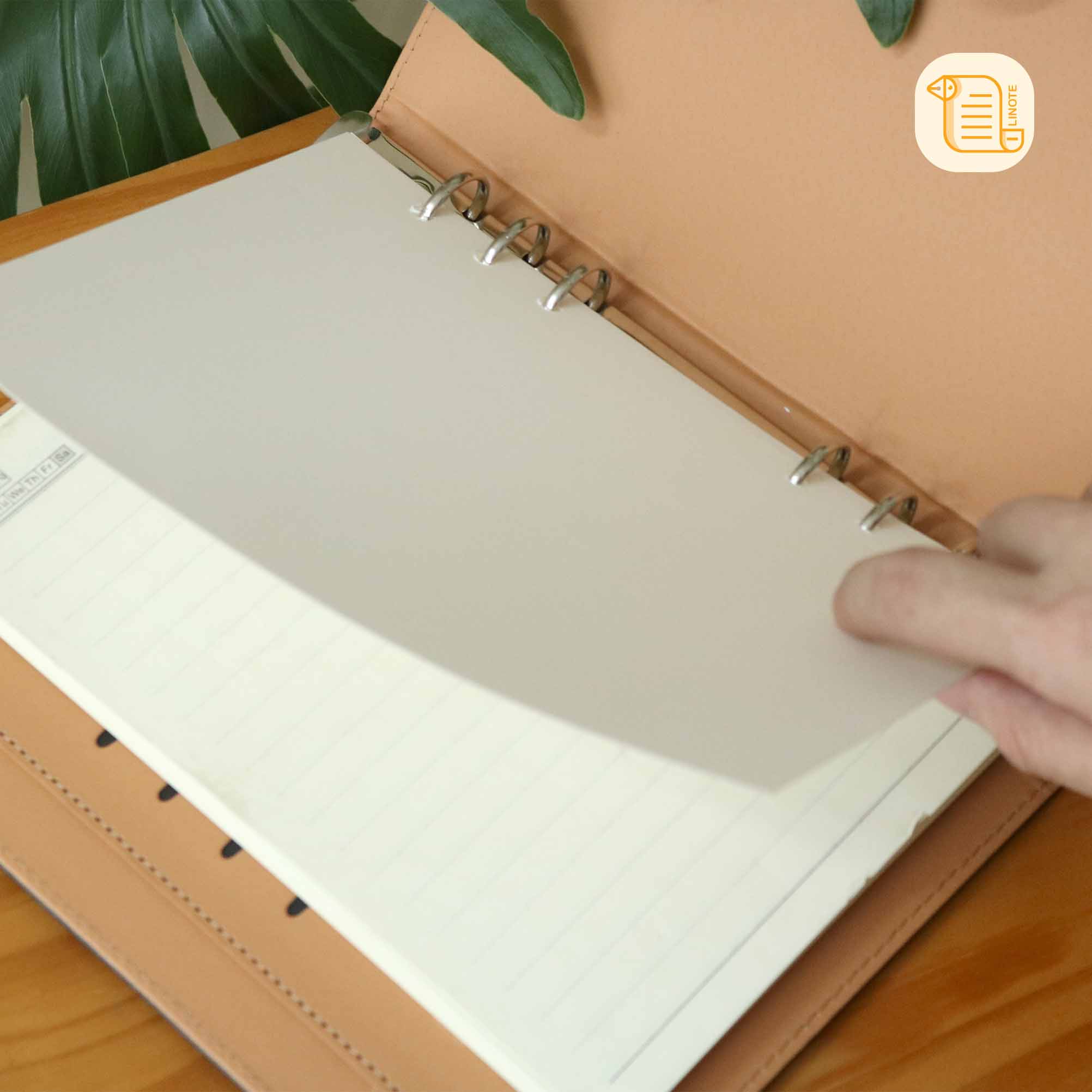 Sổ còng B5-A4 kẻ ngang bìa da 70gsm, 200 trang, cài bút, ngăn phụ