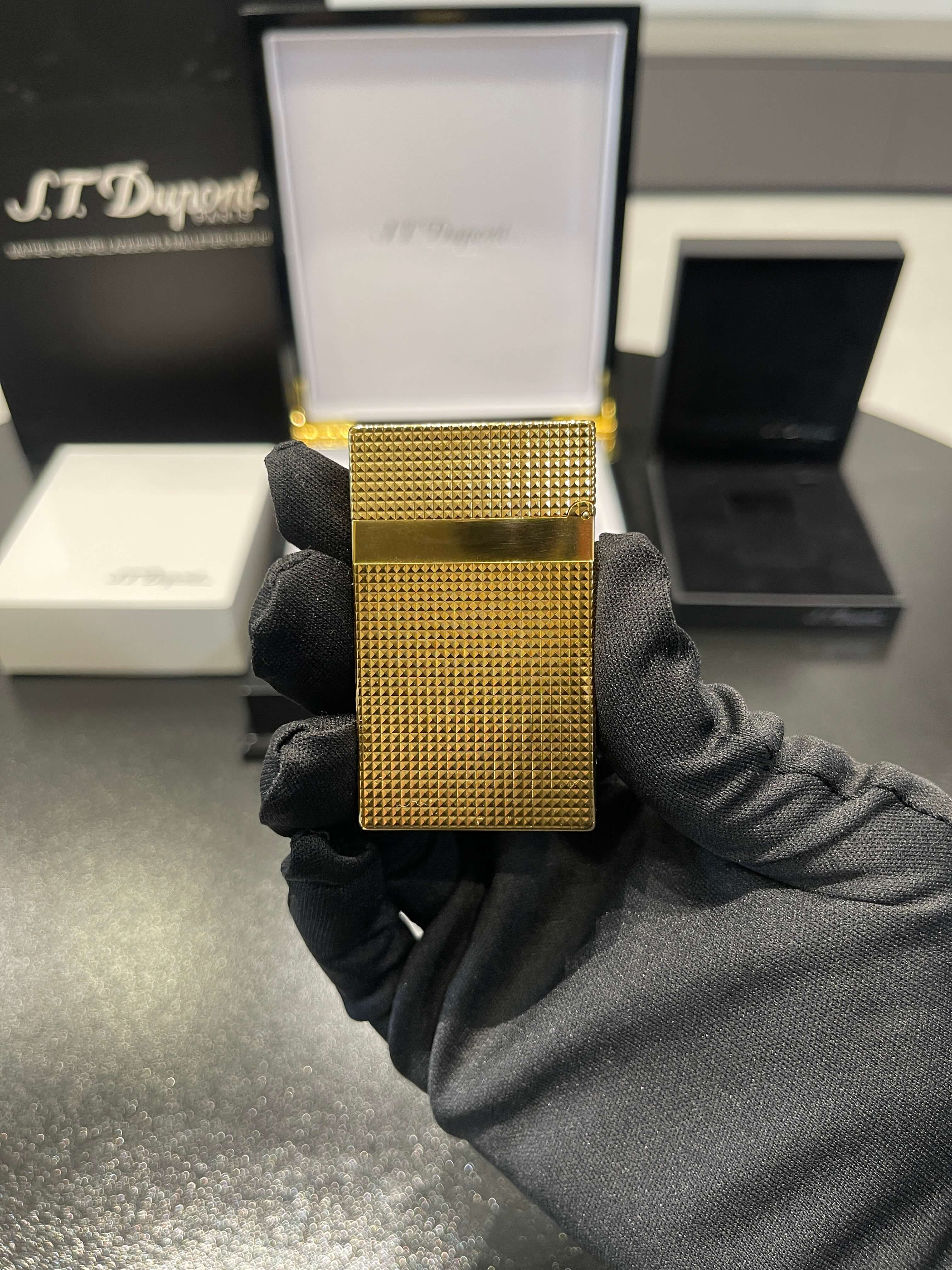 S.T. Dupont Guilloche Gold