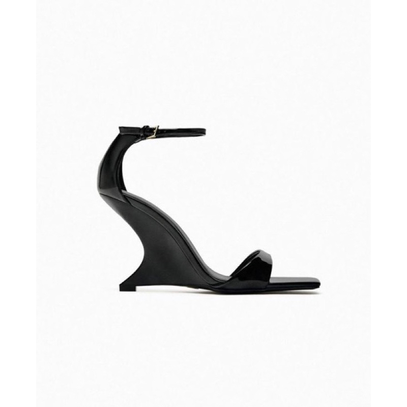 Giày sandal quai ngang da bóng gót xuồng khoét congH250